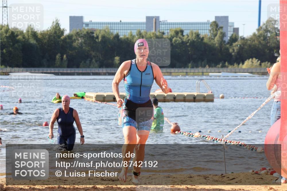 07.09.2025 - 19. Norderstedt Triathlon Luisa Fischer http://msf.ph/oto/8742192 07.09.2025 10:05:42 Schwimmen 1119, 1127 meine-sportfotos.de