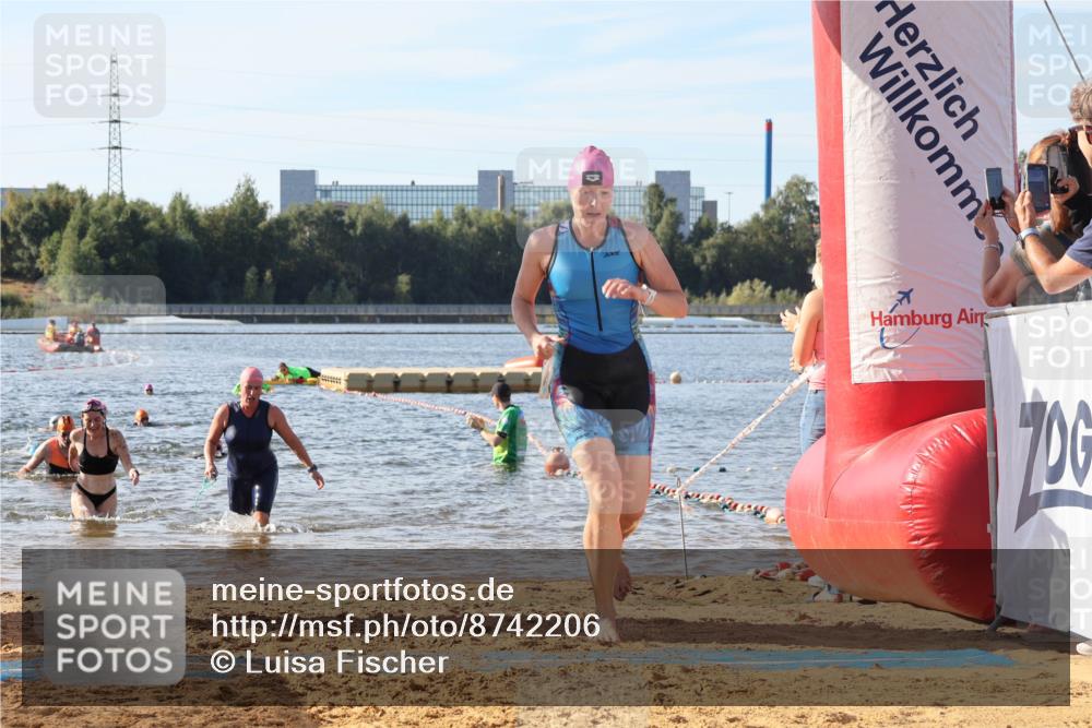 07.09.2025 - 19. Norderstedt Triathlon Luisa Fischer http://msf.ph/oto/8742206 07.09.2025 10:05:43 Schwimmen 1119, 1127 meine-sportfotos.de