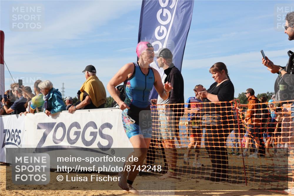 07.09.2025 - 19. Norderstedt Triathlon Luisa Fischer http://msf.ph/oto/8742248 07.09.2025 10:05:45 Schwimmen 1111, 1119, 1127 meine-sportfotos.de
