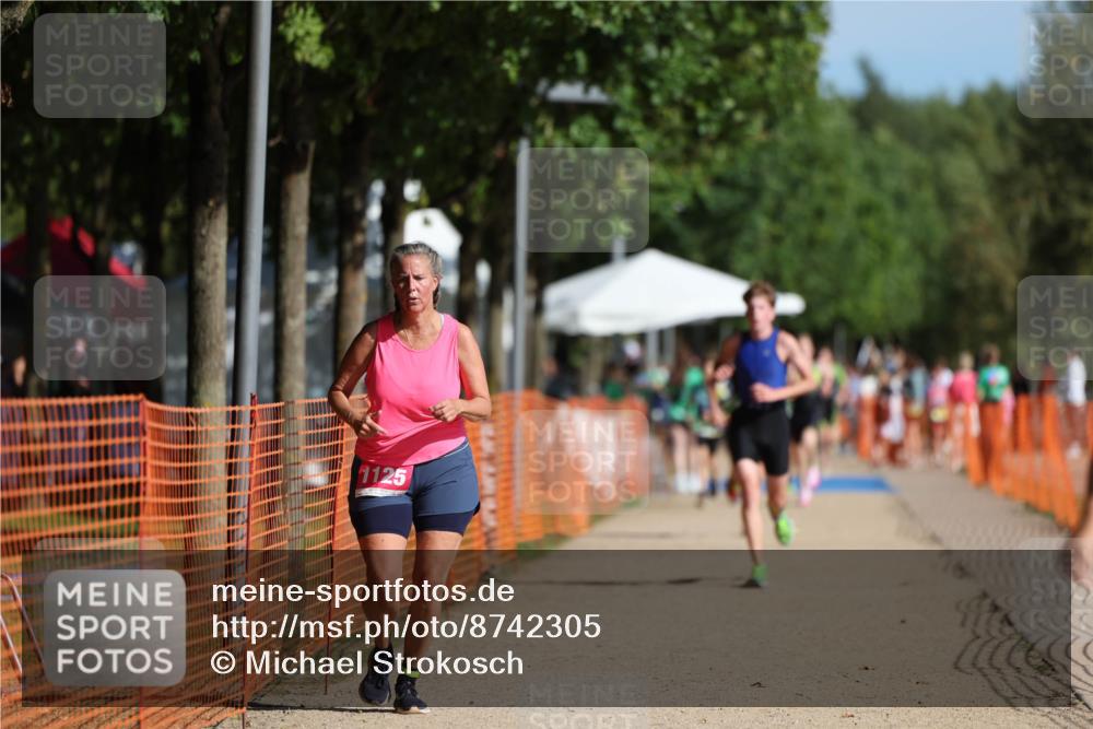 07.09.2025 - 19. Norderstedt Triathlon Michael Strokosch http://msf.ph/oto/8742305 07.09.2025 10:57:04 Laufen 122, 636, 1125 meine-sportfotos.de
