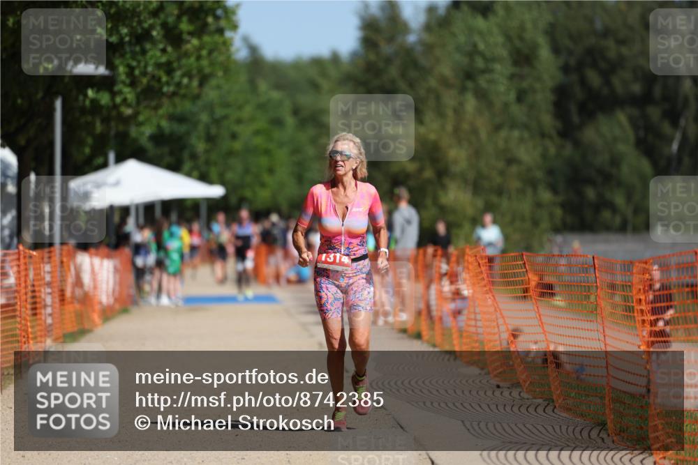 07.09.2025 - 19. Norderstedt Triathlon Michael Strokosch http://msf.ph/oto/8742385 07.09.2025 11:54:59 Laufen 1314 meine-sportfotos.de