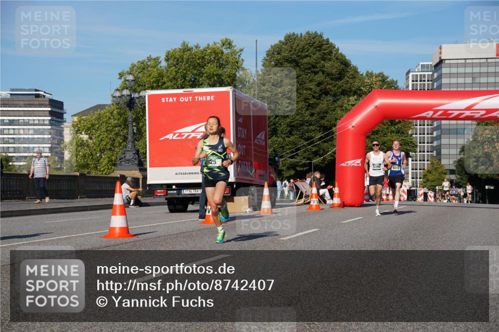 07.09.2025 - BARMER Alsterlauf Yannick Fuchs http://msf.ph/oto/8742407 07.09.2025 09:28:32 Laufen 25, 1, 5390, 8012 meine-sportfotos.de