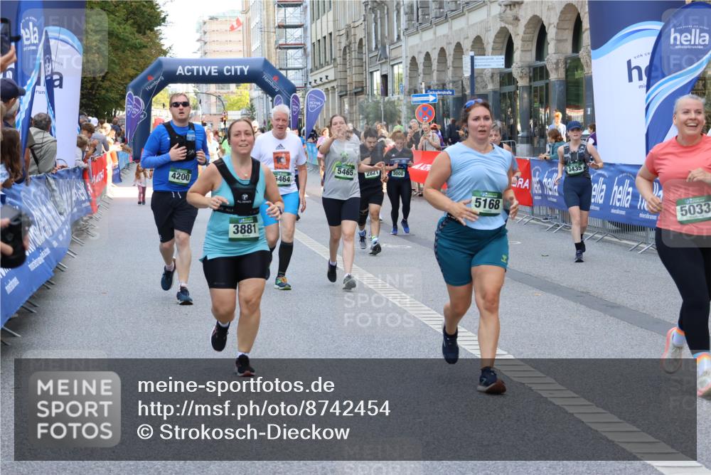 07.09.2025 - BARMER Alsterlauf Strokosch-Dieckow http://msf.ph/oto/8742454 07.09.2025 10:18:09 Ziel 2488, 3138, 3139, 3143, 3478, 4023, 4343, 4661, 4724, 4780, 5403, 5405, 8021, 8186 meine-sportfotos.de