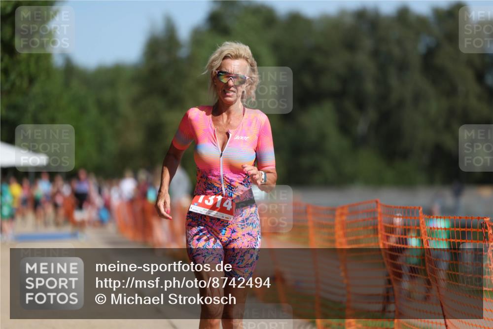07.09.2025 - 19. Norderstedt Triathlon Michael Strokosch http://msf.ph/oto/8742494 07.09.2025 11:55:02 Laufen 1314 meine-sportfotos.de