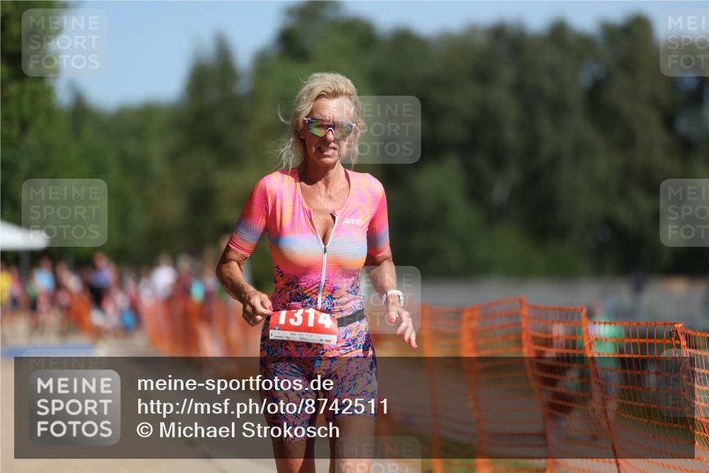 07.09.2025 - 19. Norderstedt Triathlon Michael Strokosch http://msf.ph/oto/8742511 07.09.2025 11:55:02 Laufen 1314 meine-sportfotos.de