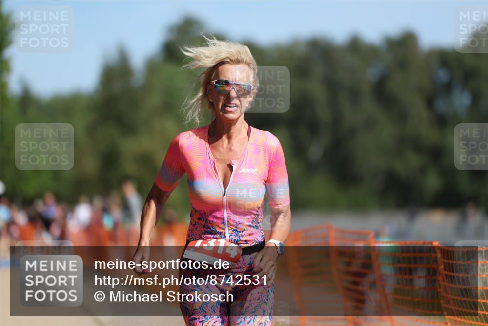 07.09.2025 - 19. Norderstedt Triathlon Michael Strokosch http://msf.ph/oto/8742531 07.09.2025 11:55:03 Laufen 1314 meine-sportfotos.de