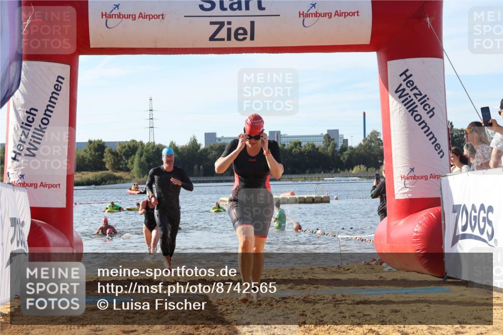 07.09.2025 - 19. Norderstedt Triathlon Luisa Fischer http://msf.ph/oto/8742565 07.09.2025 10:06:04 Schwimmen 1112, 1114, 1126, 1131, 1132, 1135, 1137, 1140, 1144, 1146 meine-sportfotos.de