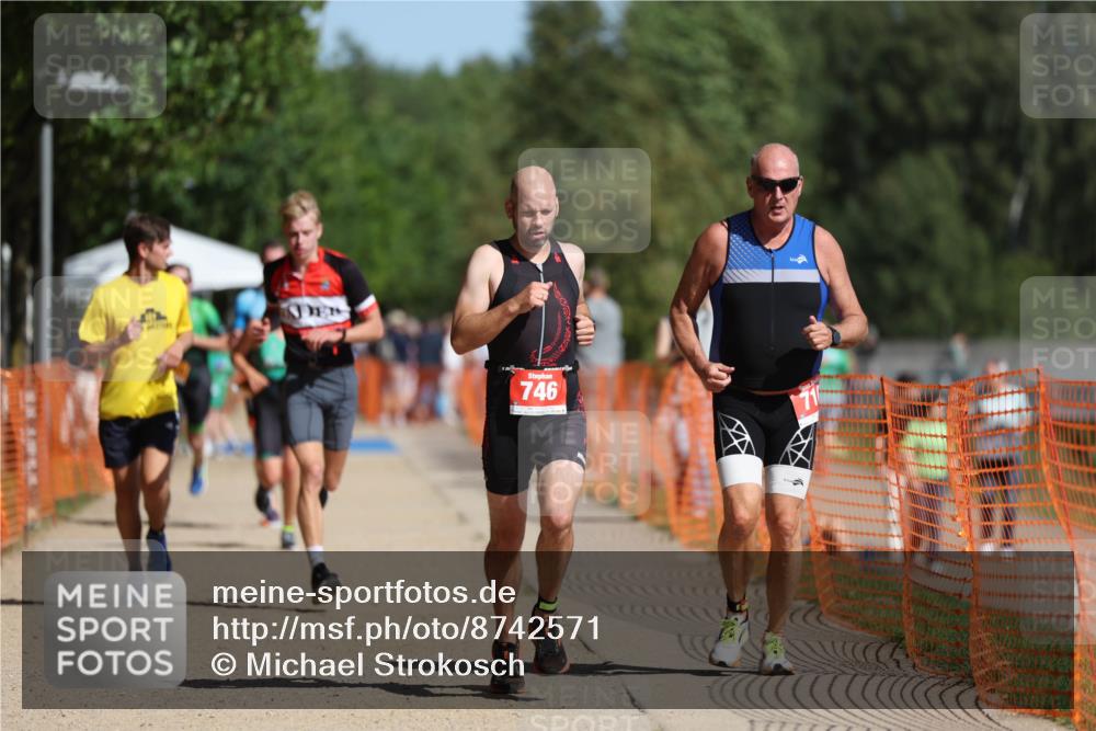 07.09.2025 - 19. Norderstedt Triathlon Michael Strokosch http://msf.ph/oto/8742571 07.09.2025 11:55:22 Laufen 228, 710, 746, 1164, 1173, 1202 meine-sportfotos.de