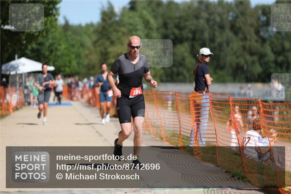 07.09.2025 - 19. Norderstedt Triathlon Michael Strokosch http://msf.ph/oto/8742696 07.09.2025 12:32:56 Laufen 245, 258, 728 meine-sportfotos.de