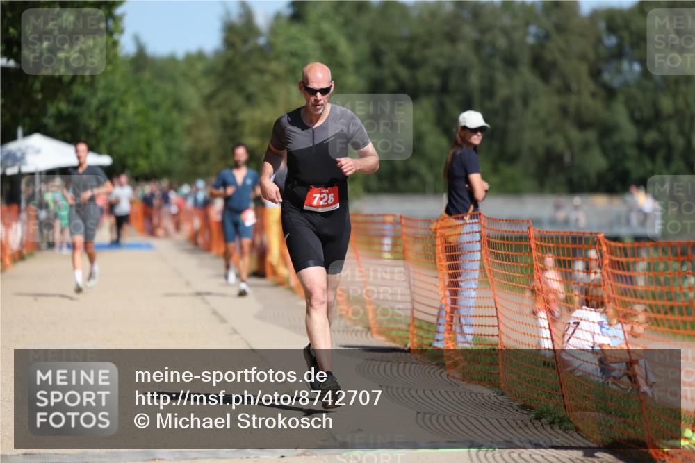 07.09.2025 - 19. Norderstedt Triathlon Michael Strokosch http://msf.ph/oto/8742707 07.09.2025 12:32:56 Laufen 245, 258, 728 meine-sportfotos.de