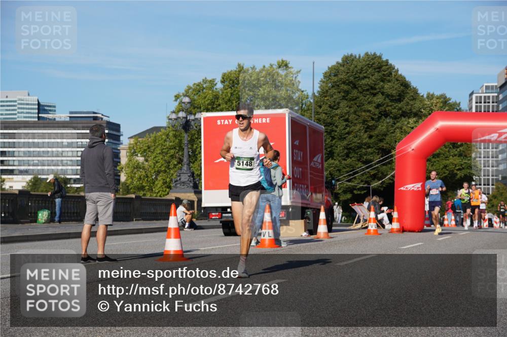 07.09.2025 - BARMER Alsterlauf Yannick Fuchs http://msf.ph/oto/8742768 07.09.2025 09:28:49 Laufen 5148 meine-sportfotos.de