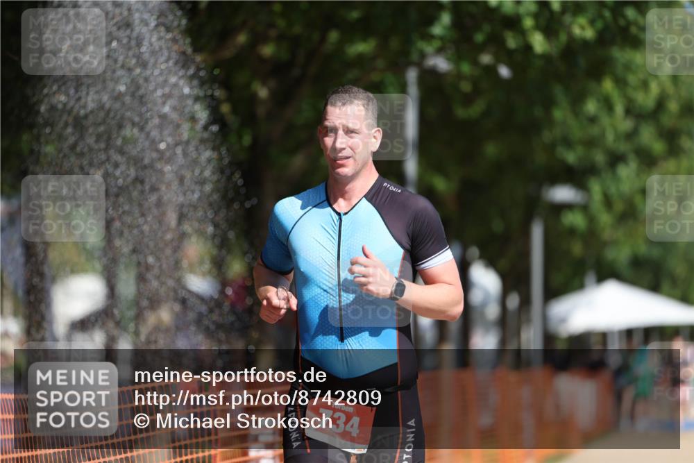 07.09.2025 - 19. Norderstedt Triathlon Michael Strokosch http://msf.ph/oto/8742809 07.09.2025 11:55:31 Laufen 228, 734, 1164, 1173 meine-sportfotos.de