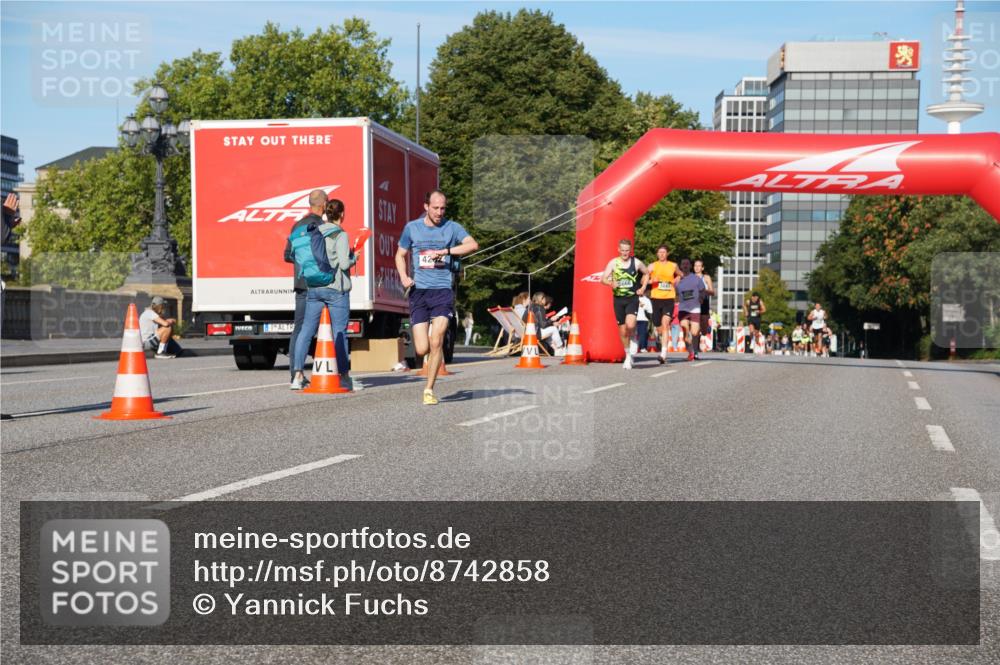 07.09.2025 - BARMER Alsterlauf Yannick Fuchs http://msf.ph/oto/8742858 07.09.2025 09:28:51 Laufen 42 meine-sportfotos.de