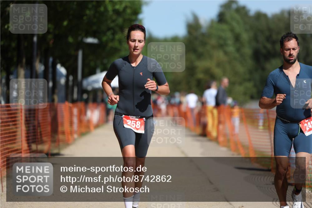 07.09.2025 - 19. Norderstedt Triathlon Michael Strokosch http://msf.ph/oto/8742862 07.09.2025 12:33:03 Laufen 245, 258 meine-sportfotos.de