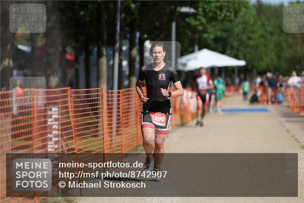 07.09.2025 - 19. Norderstedt Triathlon Michael Strokosch http://msf.ph/oto/8742907 07.09.2025 11:55:46 Laufen 1390 meine-sportfotos.de