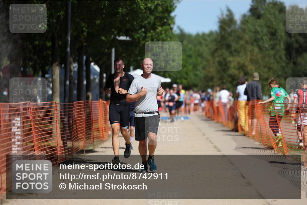 07.09.2025 - 19. Norderstedt Triathlon Michael Strokosch http://msf.ph/oto/8742911 07.09.2025 12:33:13 Laufen 801, 1223, 1241 meine-sportfotos.de