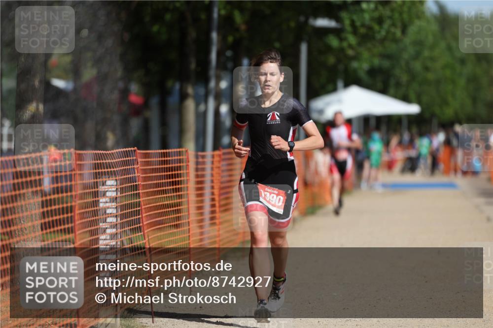 07.09.2025 - 19. Norderstedt Triathlon Michael Strokosch http://msf.ph/oto/8742927 07.09.2025 11:55:47 Laufen 1390 meine-sportfotos.de