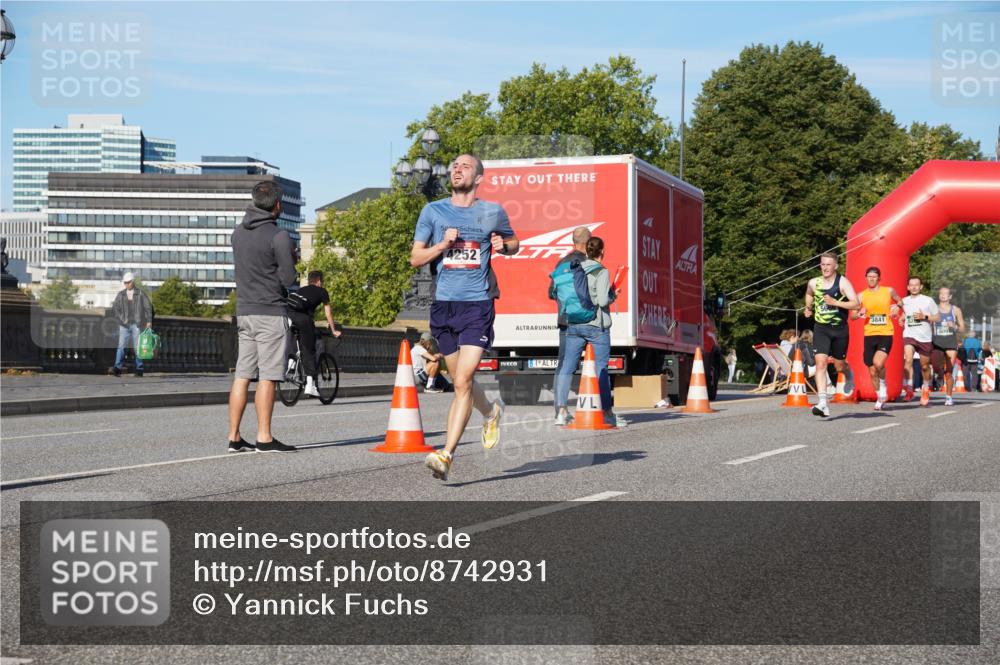 07.09.2025 - BARMER Alsterlauf Yannick Fuchs http://msf.ph/oto/8742931 07.09.2025 09:28:53 Laufen 4252, 3841 meine-sportfotos.de