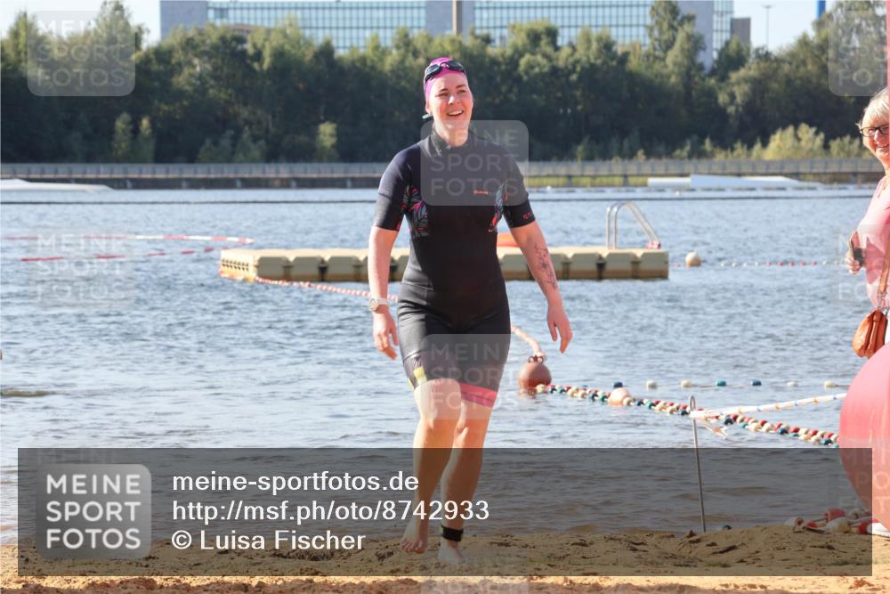 07.09.2025 - 19. Norderstedt Triathlon Luisa Fischer http://msf.ph/oto/8742933 07.09.2025 10:06:48 Schwimmen 1123 meine-sportfotos.de