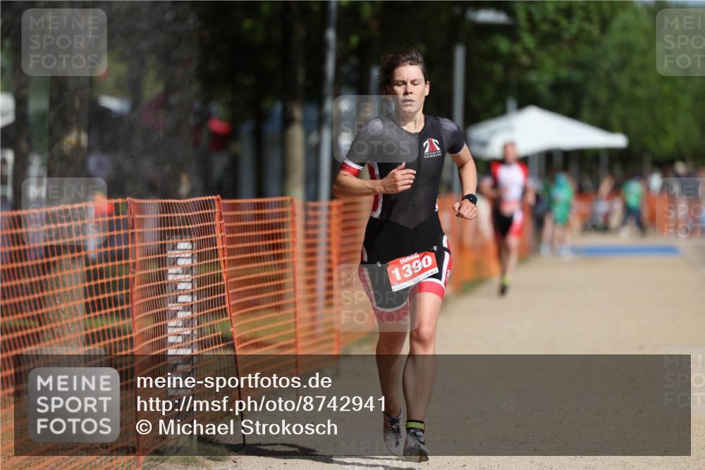 07.09.2025 - 19. Norderstedt Triathlon Michael Strokosch http://msf.ph/oto/8742941 07.09.2025 11:55:47 Laufen 1390 meine-sportfotos.de