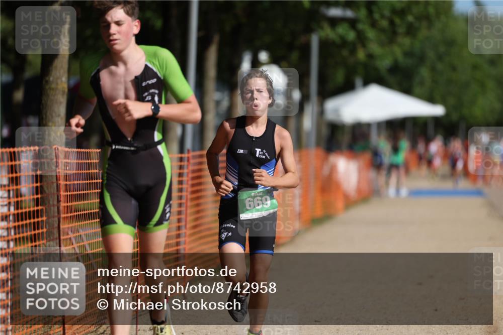 07.09.2025 - 19. Norderstedt Triathlon Michael Strokosch http://msf.ph/oto/8742958 07.09.2025 10:57:24 Laufen 655, 669 meine-sportfotos.de