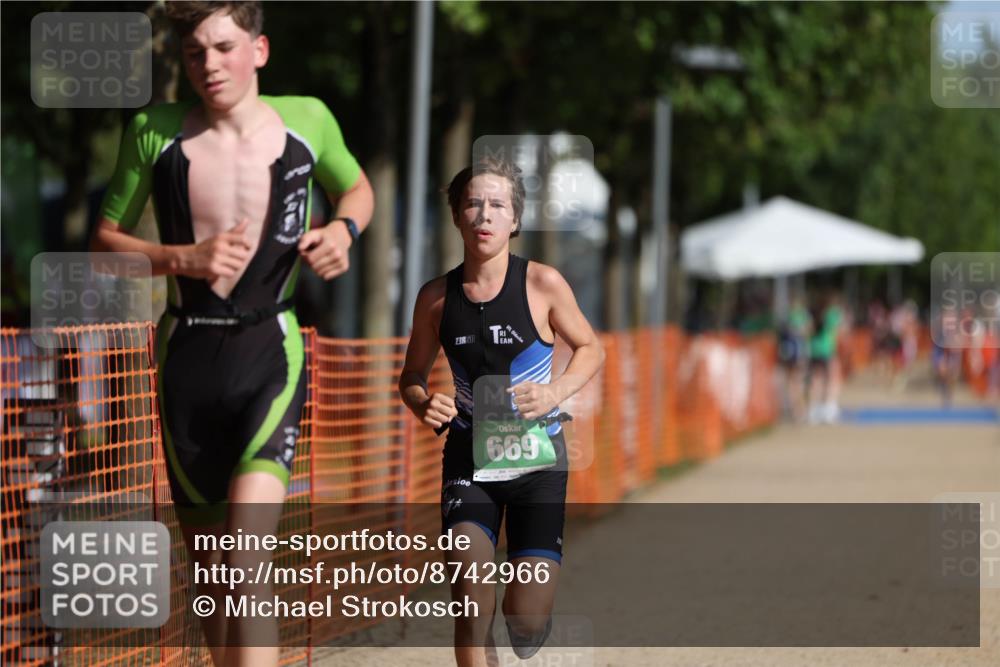 07.09.2025 - 19. Norderstedt Triathlon Michael Strokosch http://msf.ph/oto/8742966 07.09.2025 10:57:25 Laufen 655, 669 meine-sportfotos.de