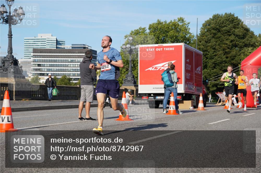 07.09.2025 - BARMER Alsterlauf Yannick Fuchs http://msf.ph/oto/8742967 07.09.2025 09:28:53 Laufen 4252, 3841 meine-sportfotos.de