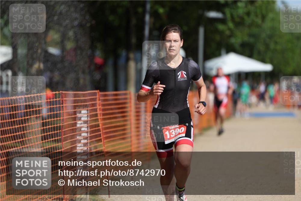 07.09.2025 - 19. Norderstedt Triathlon Michael Strokosch http://msf.ph/oto/8742970 07.09.2025 11:55:48 Laufen 1390 meine-sportfotos.de