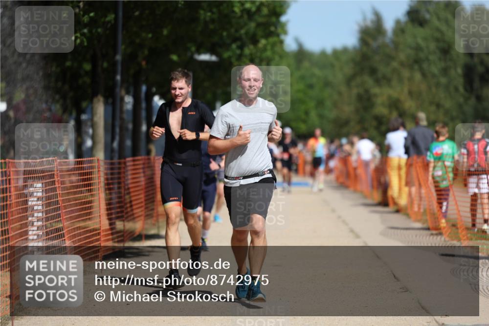 07.09.2025 - 19. Norderstedt Triathlon Michael Strokosch http://msf.ph/oto/8742975 07.09.2025 12:33:15 Laufen 801, 1223, 1241, 1265 meine-sportfotos.de