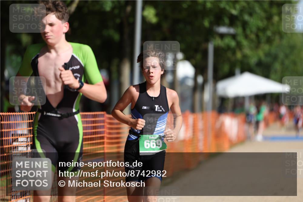 07.09.2025 - 19. Norderstedt Triathlon Michael Strokosch http://msf.ph/oto/8742982 07.09.2025 10:57:25 Laufen 655, 669 meine-sportfotos.de