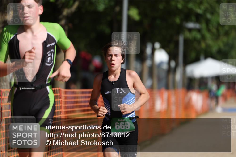07.09.2025 - 19. Norderstedt Triathlon Michael Strokosch http://msf.ph/oto/8743012 07.09.2025 10:57:26 Laufen 655, 669 meine-sportfotos.de