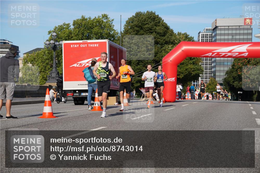 07.09.2025 - BARMER Alsterlauf Yannick Fuchs http://msf.ph/oto/8743014 07.09.2025 09:28:54 Laufen 5666, 3841, 5206, 8008 meine-sportfotos.de