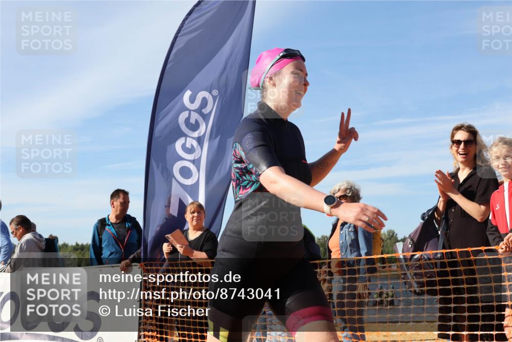 07.09.2025 - 19. Norderstedt Triathlon Luisa Fischer http://msf.ph/oto/8743041 07.09.2025 10:06:56 Schwimmen 1123 meine-sportfotos.de