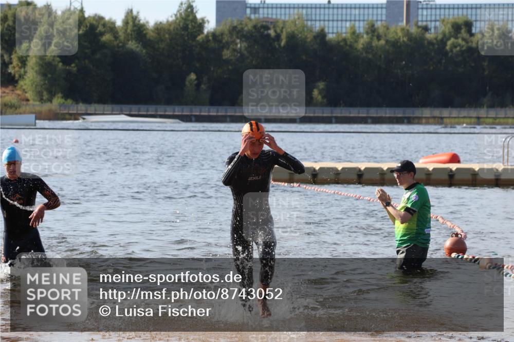 07.09.2025 - 19. Norderstedt Triathlon Luisa Fischer http://msf.ph/oto/8743052 07.09.2025 10:20:46 Schwimmen 646, 654 meine-sportfotos.de