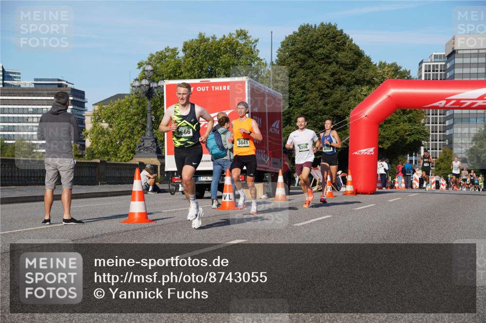 07.09.2025 - BARMER Alsterlauf Yannick Fuchs http://msf.ph/oto/8743055 07.09.2025 09:28:55 Laufen 5666, 3841, 5206, 48008 meine-sportfotos.de