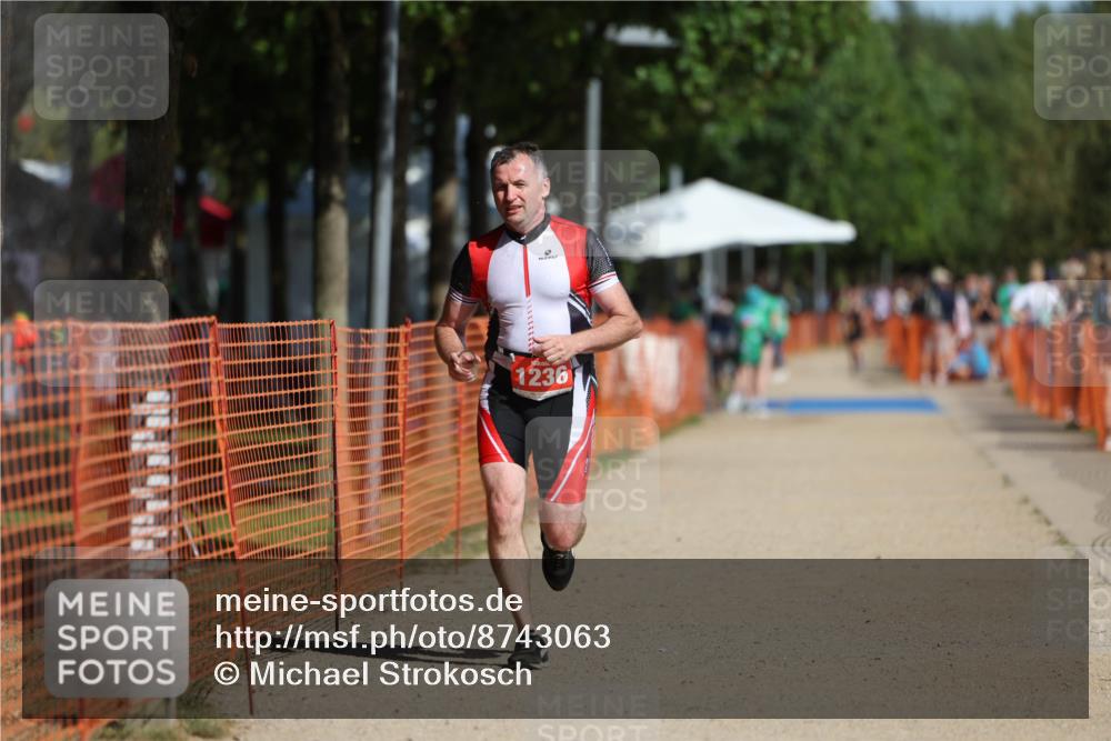 07.09.2025 - 19. Norderstedt Triathlon Michael Strokosch http://msf.ph/oto/8743063 07.09.2025 11:55:54 Laufen 1236 meine-sportfotos.de