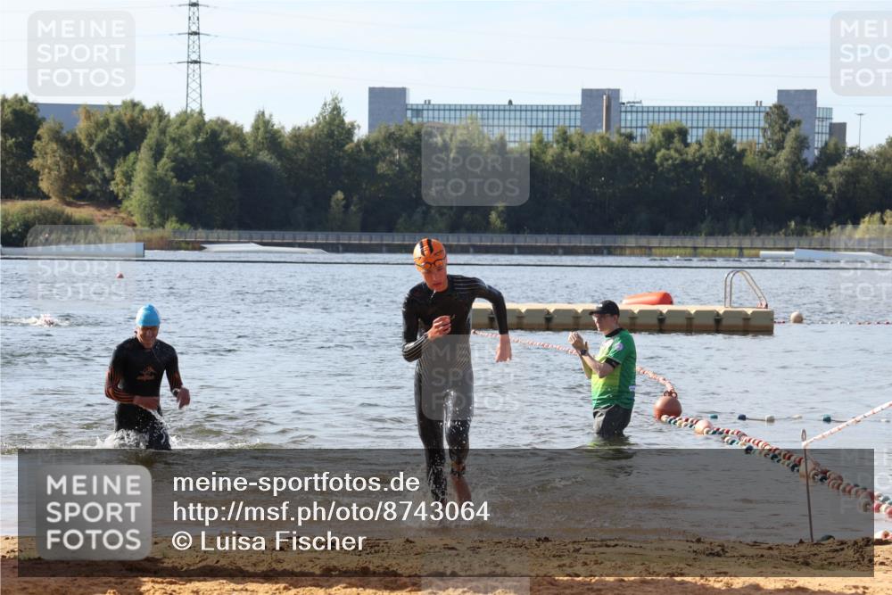 07.09.2025 - 19. Norderstedt Triathlon Luisa Fischer http://msf.ph/oto/8743064 07.09.2025 10:20:46 Schwimmen 646, 654 meine-sportfotos.de