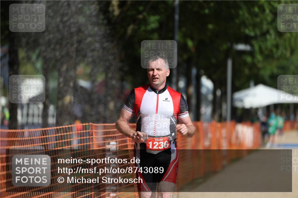 07.09.2025 - 19. Norderstedt Triathlon Michael Strokosch http://msf.ph/oto/8743089 07.09.2025 11:55:56 Laufen 1236 meine-sportfotos.de