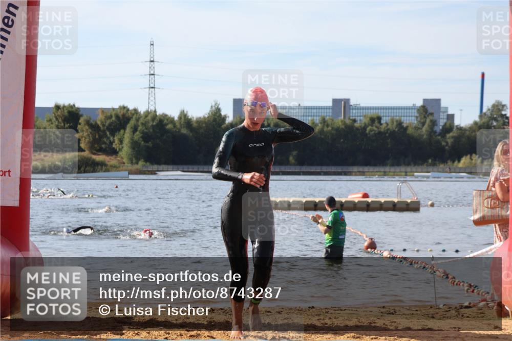 07.09.2025 - 19. Norderstedt Triathlon Luisa Fischer http://msf.ph/oto/8743287 07.09.2025 10:21:08 Schwimmen 657, 675, 677 meine-sportfotos.de