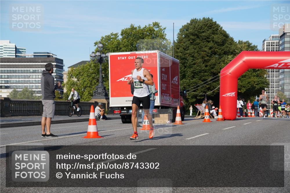 07.09.2025 - BARMER Alsterlauf Yannick Fuchs http://msf.ph/oto/8743302 07.09.2025 09:29:04 Laufen 6316 meine-sportfotos.de