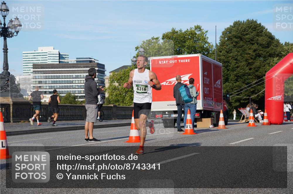 07.09.2025 - BARMER Alsterlauf Yannick Fuchs http://msf.ph/oto/8743341 07.09.2025 09:29:04 Laufen 6316 meine-sportfotos.de