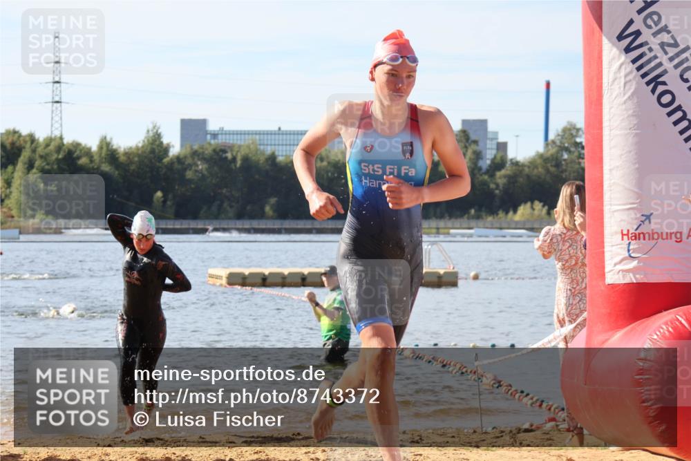 07.09.2025 - 19. Norderstedt Triathlon Luisa Fischer http://msf.ph/oto/8743372 07.09.2025 10:21:24 Schwimmen 649, 687 meine-sportfotos.de