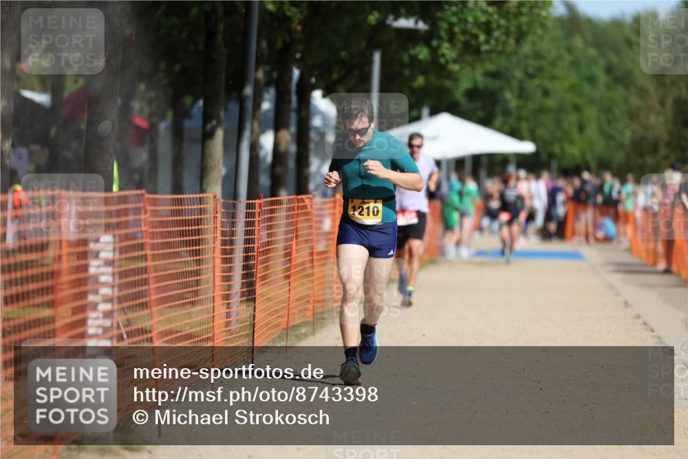 07.09.2025 - 19. Norderstedt Triathlon Michael Strokosch http://msf.ph/oto/8743398 07.09.2025 11:56:39 Laufen 1210, 1274 meine-sportfotos.de