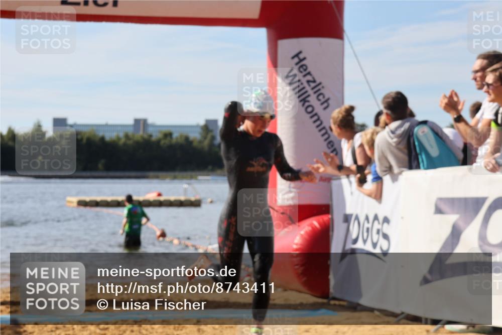 07.09.2025 - 19. Norderstedt Triathlon Luisa Fischer http://msf.ph/oto/8743411 07.09.2025 10:21:26 Schwimmen 649, 687 meine-sportfotos.de