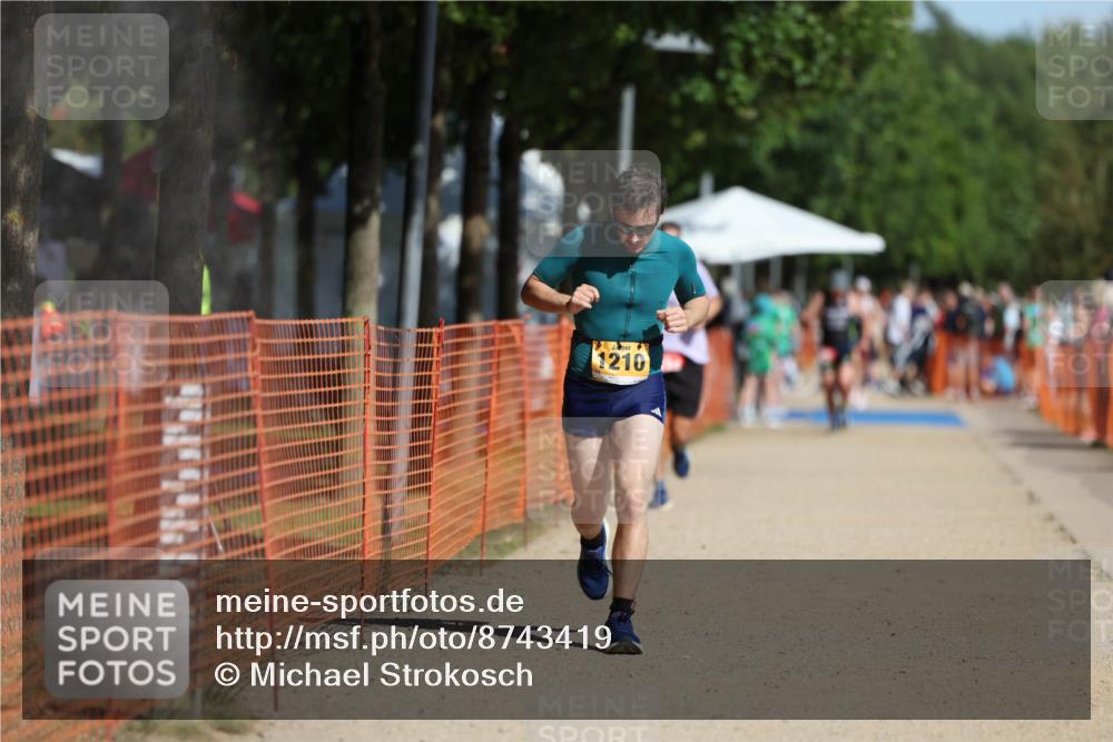 07.09.2025 - 19. Norderstedt Triathlon Michael Strokosch http://msf.ph/oto/8743419 07.09.2025 11:56:39 Laufen 1210, 1274 meine-sportfotos.de