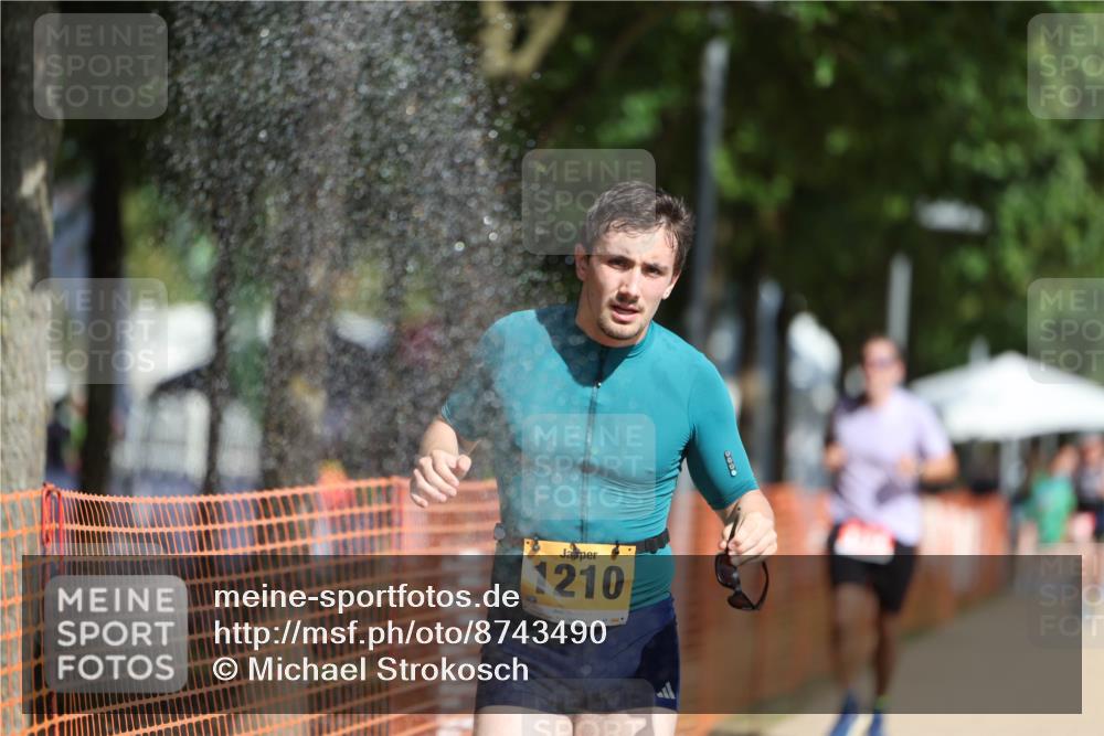 07.09.2025 - 19. Norderstedt Triathlon Michael Strokosch http://msf.ph/oto/8743490 07.09.2025 11:56:42 Laufen 1210, 1274 meine-sportfotos.de