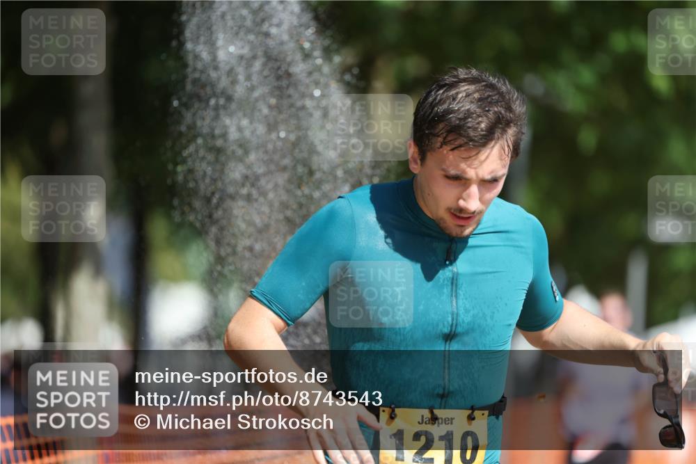 07.09.2025 - 19. Norderstedt Triathlon Michael Strokosch http://msf.ph/oto/8743543 07.09.2025 11:56:43 Laufen 1210, 1274 meine-sportfotos.de