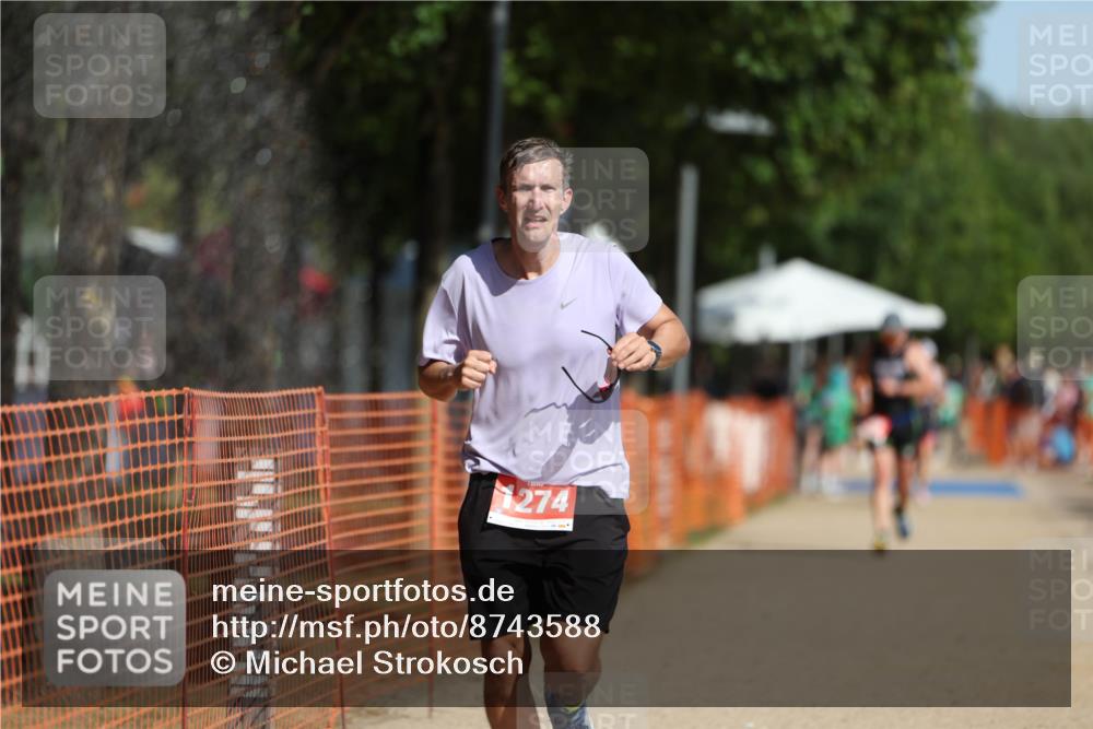 07.09.2025 - 19. Norderstedt Triathlon Michael Strokosch http://msf.ph/oto/8743588 07.09.2025 11:56:46 Laufen 1210, 1274 meine-sportfotos.de