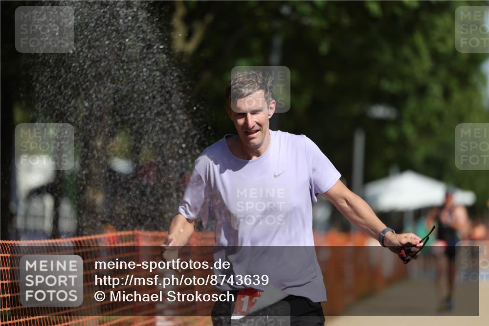 07.09.2025 - 19. Norderstedt Triathlon Michael Strokosch http://msf.ph/oto/8743639 07.09.2025 11:56:47 Laufen 1274 meine-sportfotos.de