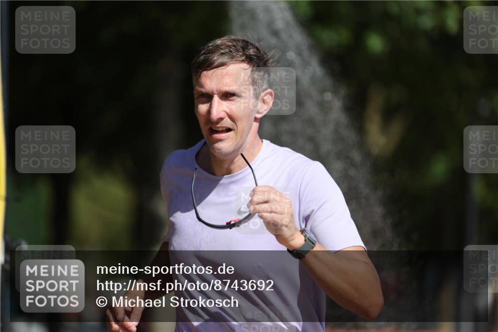 07.09.2025 - 19. Norderstedt Triathlon Michael Strokosch http://msf.ph/oto/8743692 07.09.2025 11:56:48 Laufen 806, 1274 meine-sportfotos.de